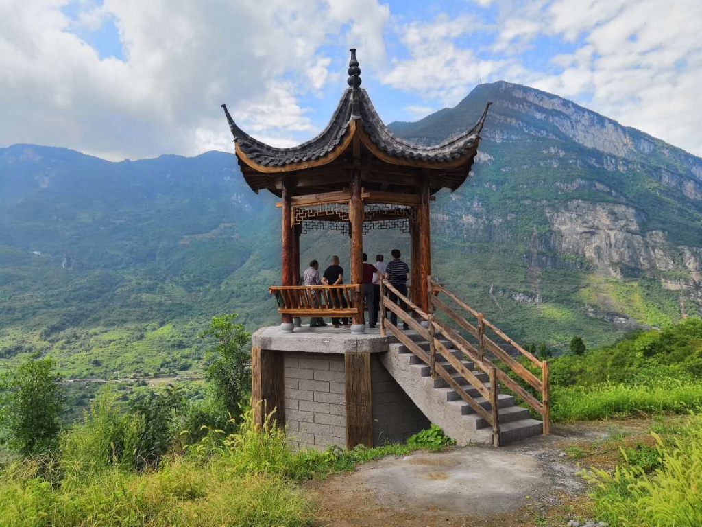 羊角镇艳山红村,一个美丽乡村,正在冉冉升起.