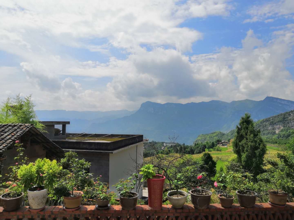 羊角镇艳山红村,一个美丽乡村,正在冉冉升起.